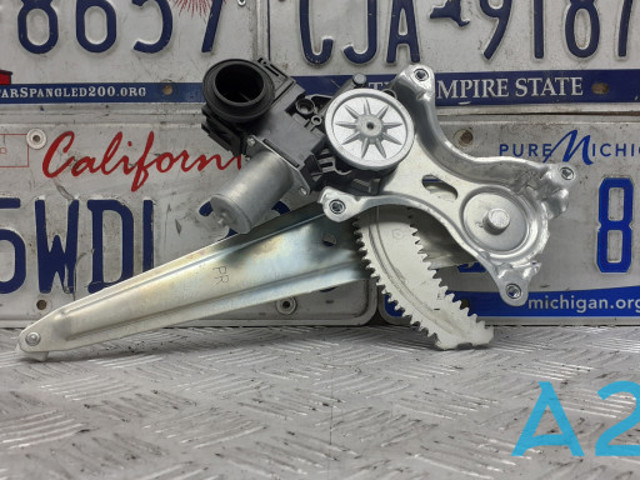 Механізм склопідйомника двері задньої, правої 6980347020 TOYOTA
