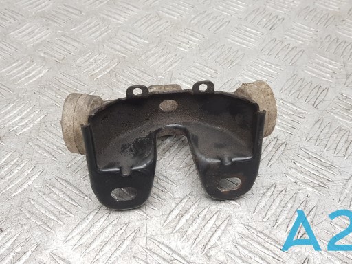 Кронштейн задньої подушки глушника 6Q0253147 VAG