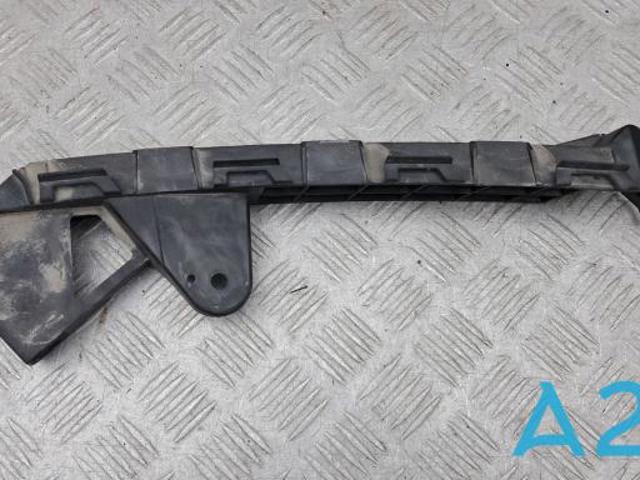 Напрямна переднього бампера, права 71140TLAA00 HONDA
