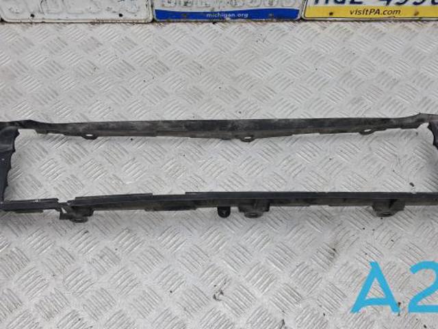 Решітка переднього бампера, центральна 71350TLAA01 HONDA