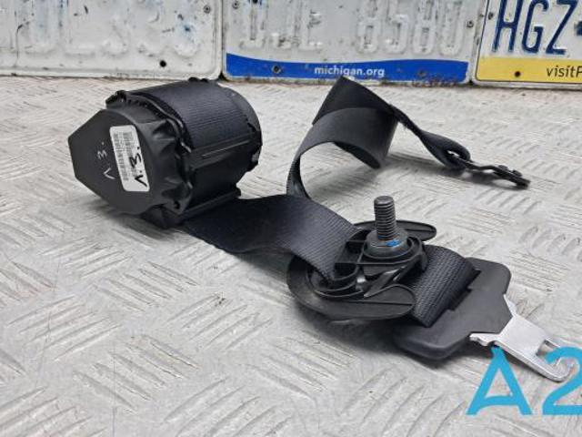 Пасок безпеки задній лівий 72117318375 BMW