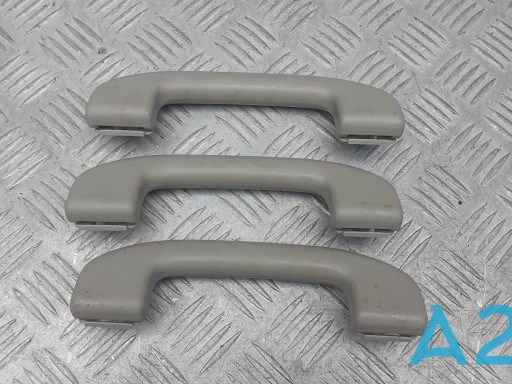 Поручні (тримачі) і гачок для одягу 739403SR0A NISSAN