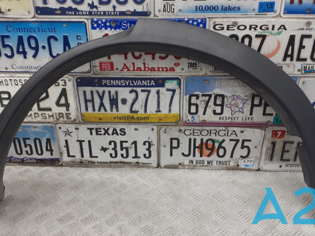 Молдинг арки колеса заднього, лівий 7400A511 MITSUBISHI