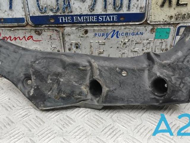 Захист днища, задній правий 748185NA0A NISSAN