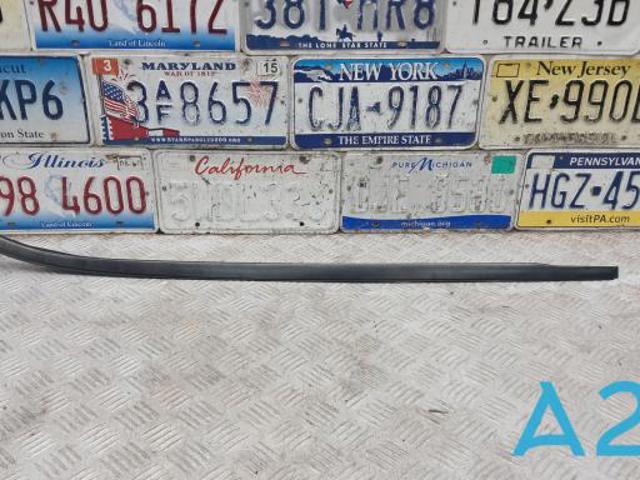 Лівий молдинг вітрового скла 7553647020 TOYOTA