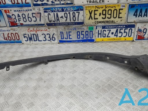 Накладка передньої лівої арки колеса 756020R030 TOYOTA