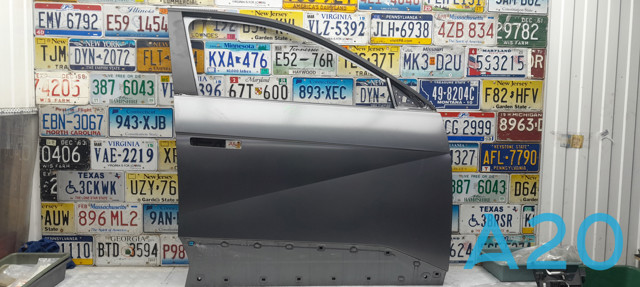 Пасажирські передні двері 76004GI000 HYUNDAI