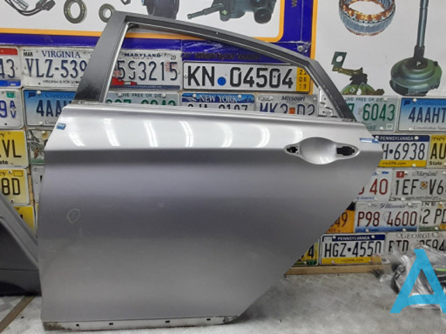 Двері пасажирськи задні ліві 770034R000 HYUNDAI