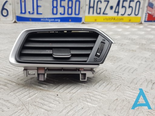 Решітка повітропровода ліва 77620TVAA01ZA HONDA