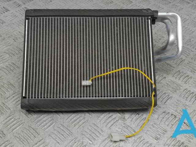 Охолоджувач повітря 7810A323 MITSUBISHI