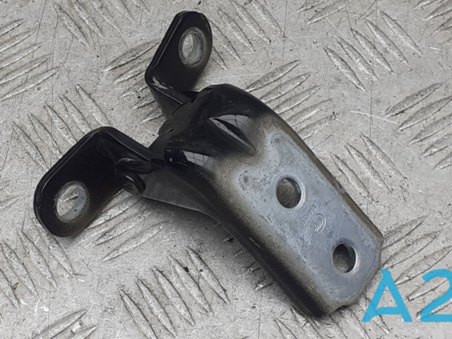 Петля передніх дверей лівих 793102V000 HYUNDAI