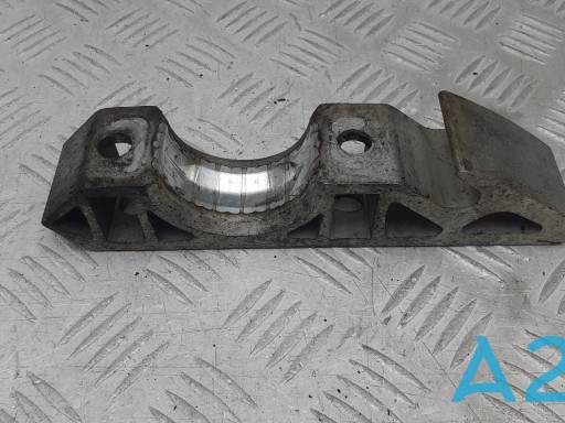 Кронштейн кріплення переднього стабілізатора 7L0411063B VAG