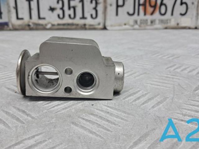 Клапан розширювальний 7L0820679D VAG