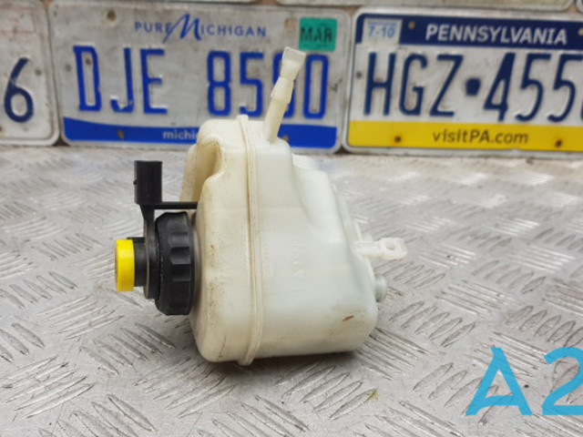 Бачок гальмівної рідини 7L8611303 VAG