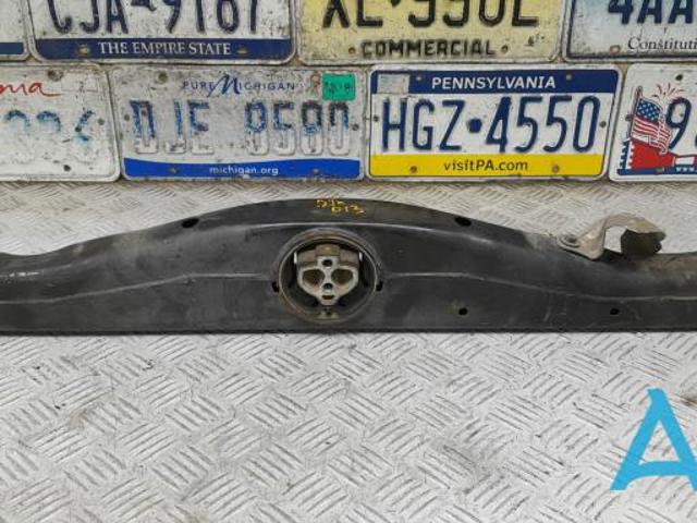 Кріплення коробки передач 7P0399225B VAG