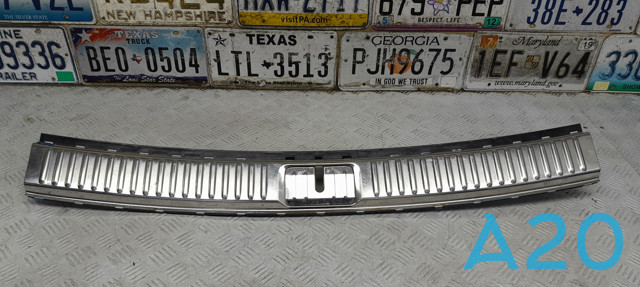 Накладка задньої панелі багажника 7P0863459F5R5 VAG