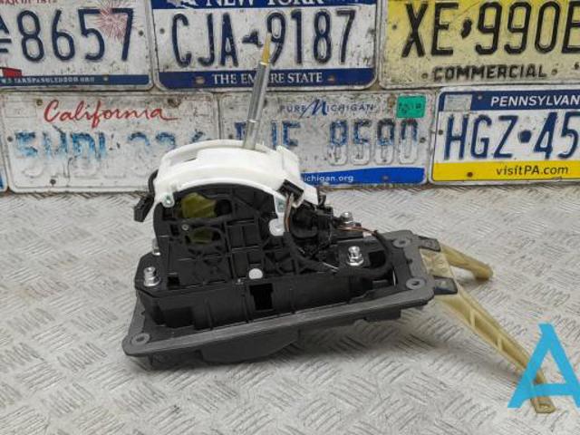 Механізм перемикання подільника передач 7P1713105 VAG