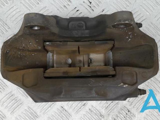 Супорт гальмівний, передній, правий 7P6615106AF VAG