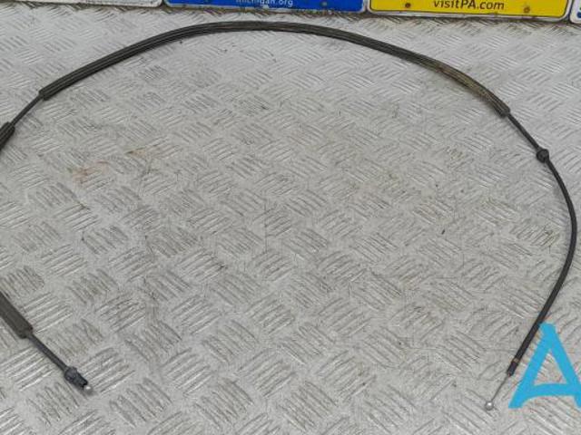 Трос відкриття капота 7P6823535 VAG