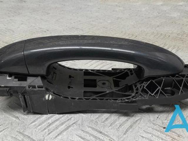 Ручка праих задніх дверей 7P6837206BGRU VAG