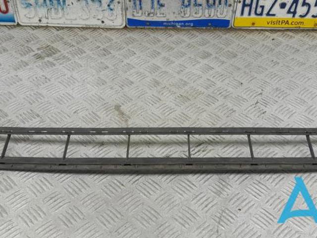 Решітка переднього бампера, нижня 7P68536739B9 VAG