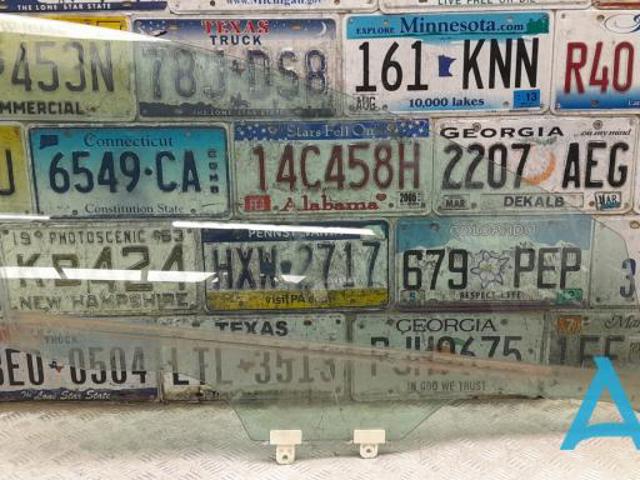 Скло передніх дверей, правих 803005AA0A NISSAN