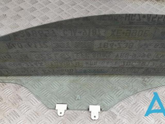 Скло пасажирських дверей 803006MA0A NISSAN