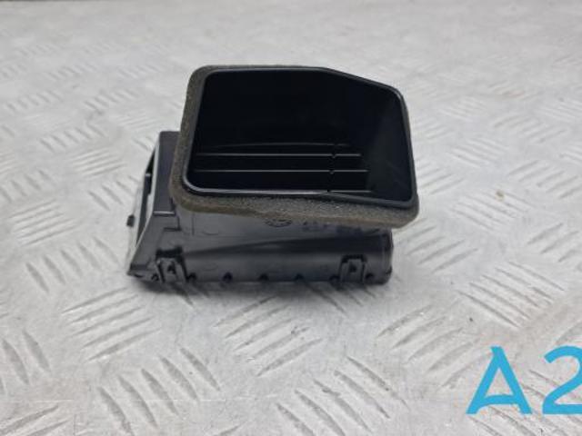 Решітка повітроводу 8030A204 MITSUBISHI