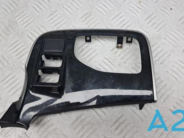 Панель приладів торпеди 8030A215XA MITSUBISHI
