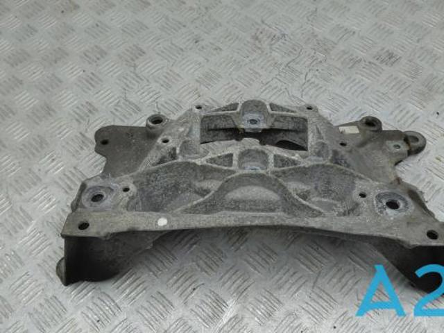 Балка кріплення коробки передач 80A399262BA VAG
