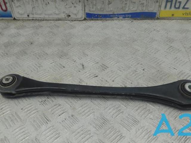 Важіль задньої підвіски поперечний, правий 80A501530A VAG