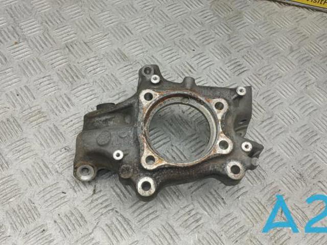 Цапфа поворотна права 80A505432G VAG