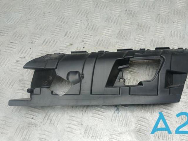 Кріплення бампера 80A807095 VAG