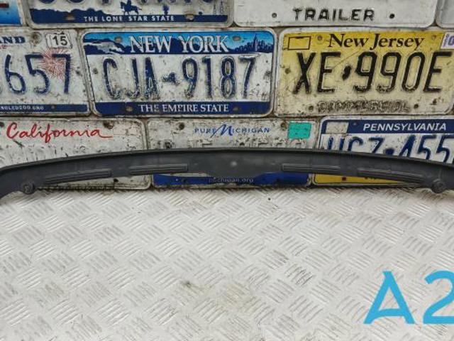 Гумка ущільнювача під капот 80A823124 VAG