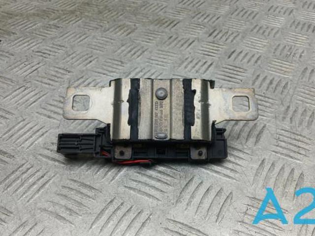 Зацеп замку кришки багажника 80A827507 VAG