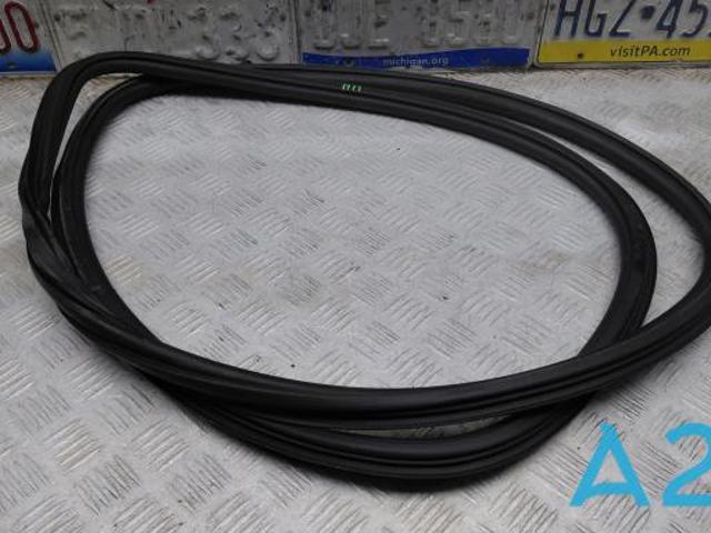 Ущільнювач дверей передніх, на (кузові) 80A831721C VAG