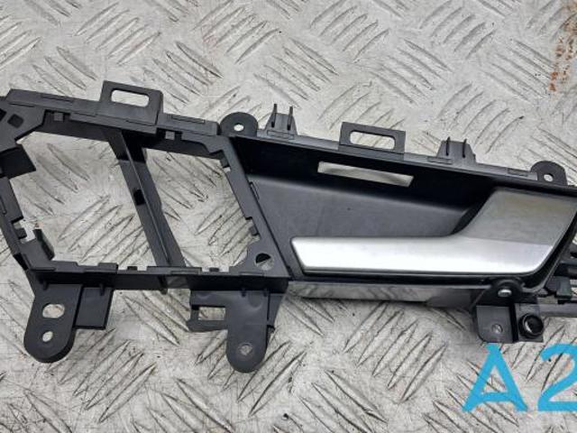 Ручка передньої двері внутрішня права 80A837020B4PK VAG
