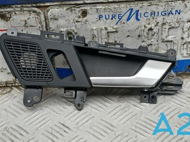 Ручка задньої двері внутрішня права 80A839020A4PK VAG
