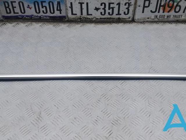 Ущільнювач скла задніх дверей правих, зовнішній (планка) 80A8537643Q7 VAG