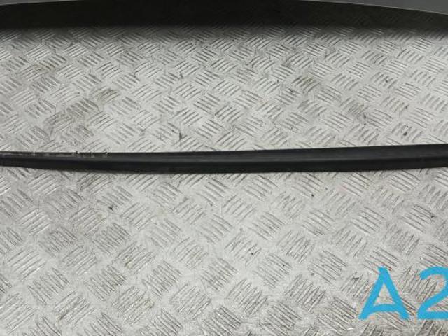 Молдинг вітрового скла правий 80A854328B9B9 VAG
