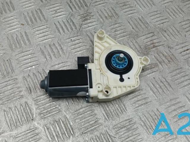 Моторчик склопідйомника двері задніх, правих 80A959811 VAG