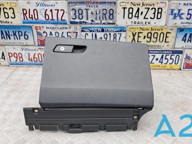 Ящик для рукавичок (бардачок) 80B857035C6PS VAG