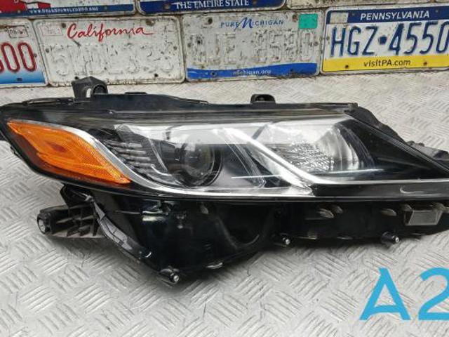 Фара правая 8111006C41 TOYOTA