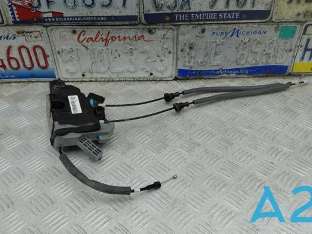 Замок задньої дверї, правої 81420C5000 HYUNDAI