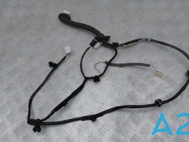 Електропроводка задніх дверей 81822AN00A SUBARU