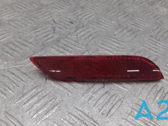 Правий катафот заднього бампера 8191006070 TOYOTA
