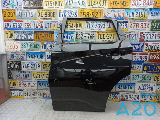 Двері задні, ліві 821015AA0A NISSAN