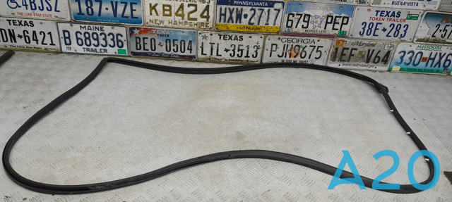 Ущільнювач двері передньої лівої (на двері) 82130GI000 HYUNDAI