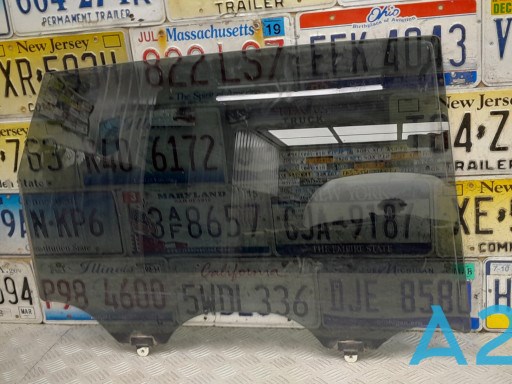 Скло задньої двері правої 823003JA1C NISSAN