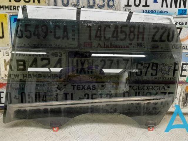 Скло заднє ліве 823015AA0A NISSAN